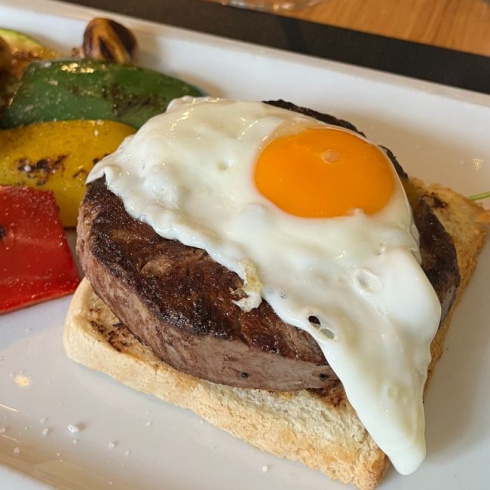 Biftek s jajem